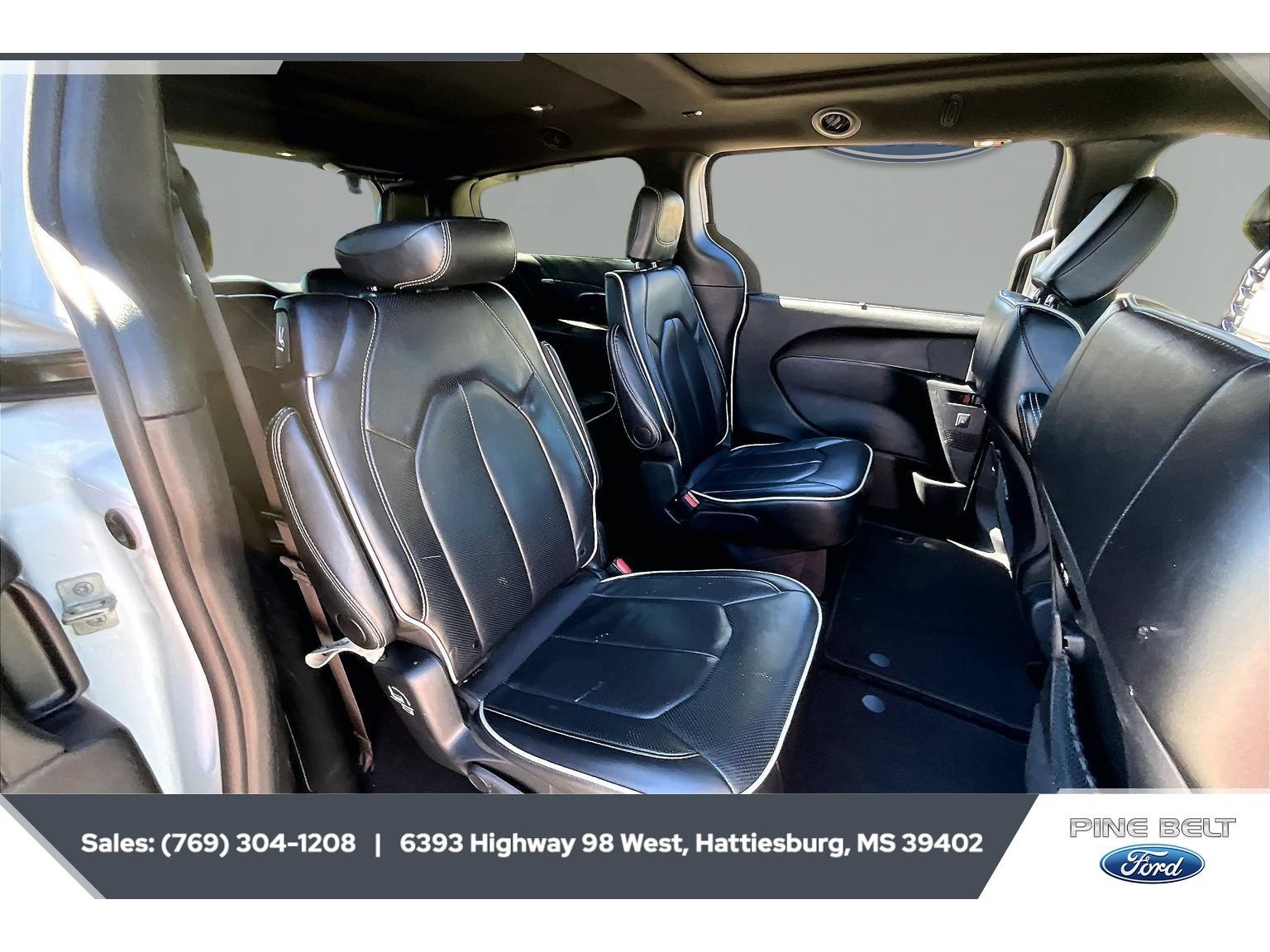 Used 2025 Chrysler Pacifica Limited FWD image 20