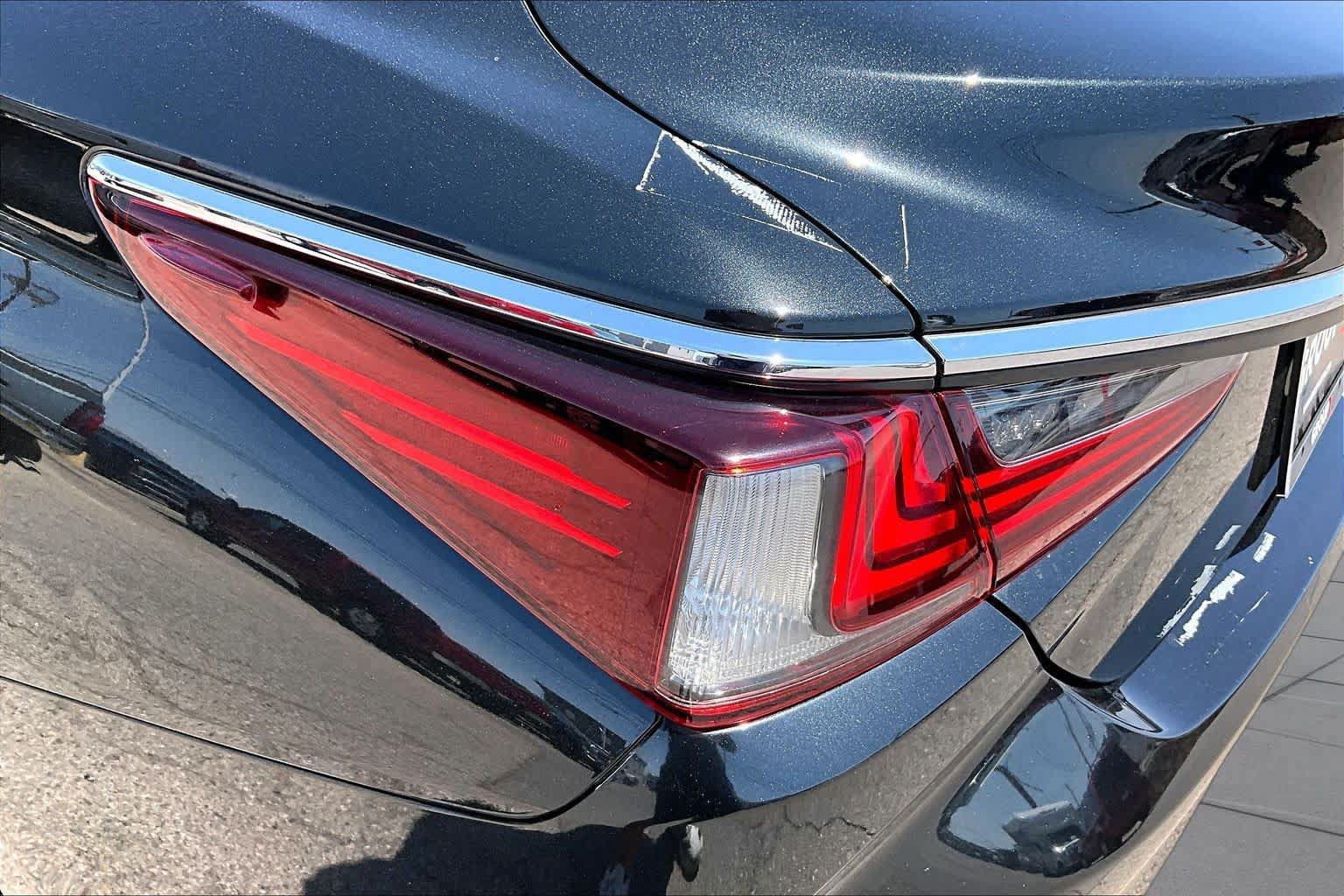 Used 2021 Lexus ES 350 w/ Premium Package FWD image 29