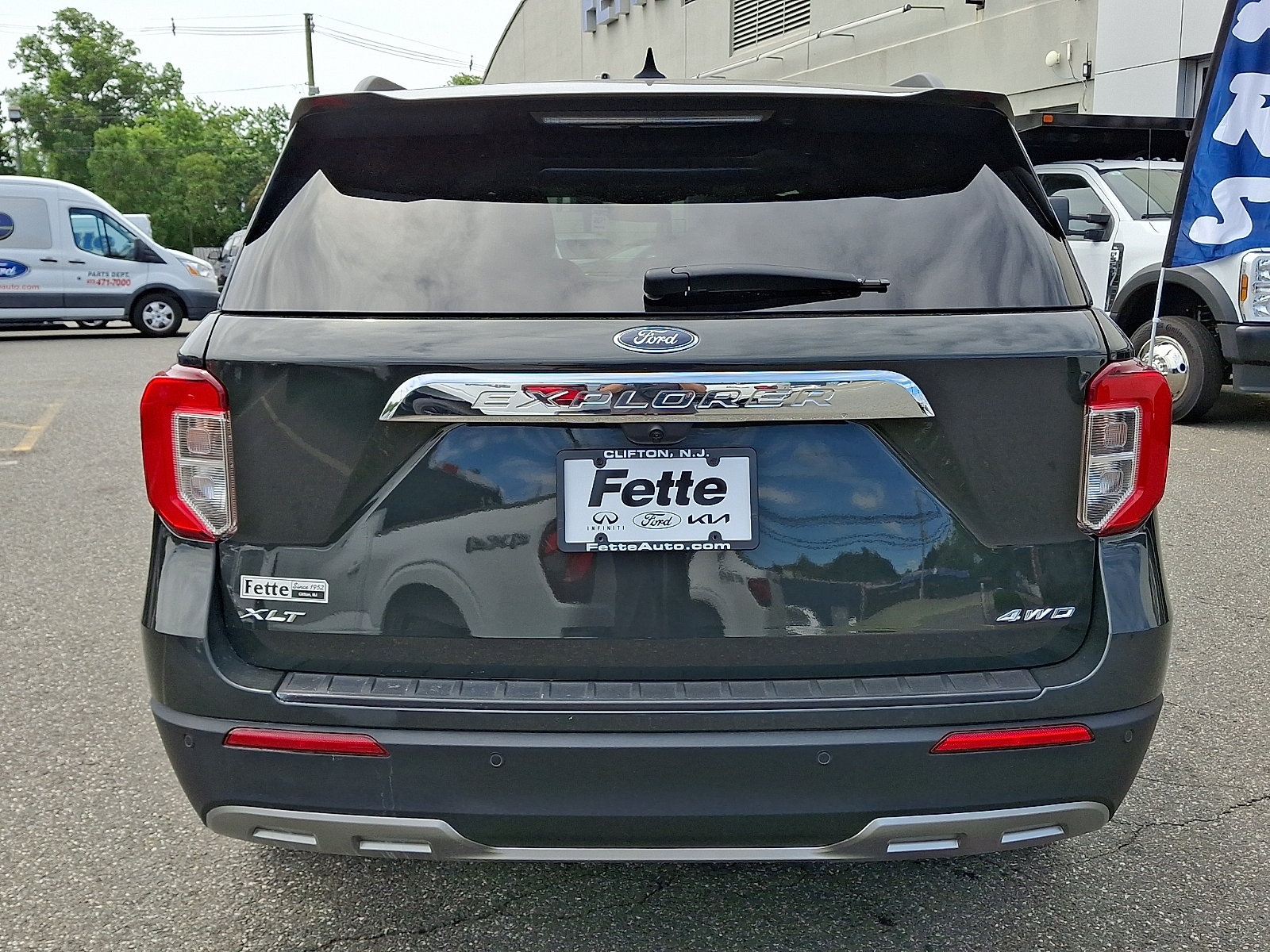Certified 2023 Ford Explorer XLT w/ Equipment Group 202A AWD/4WD image 5