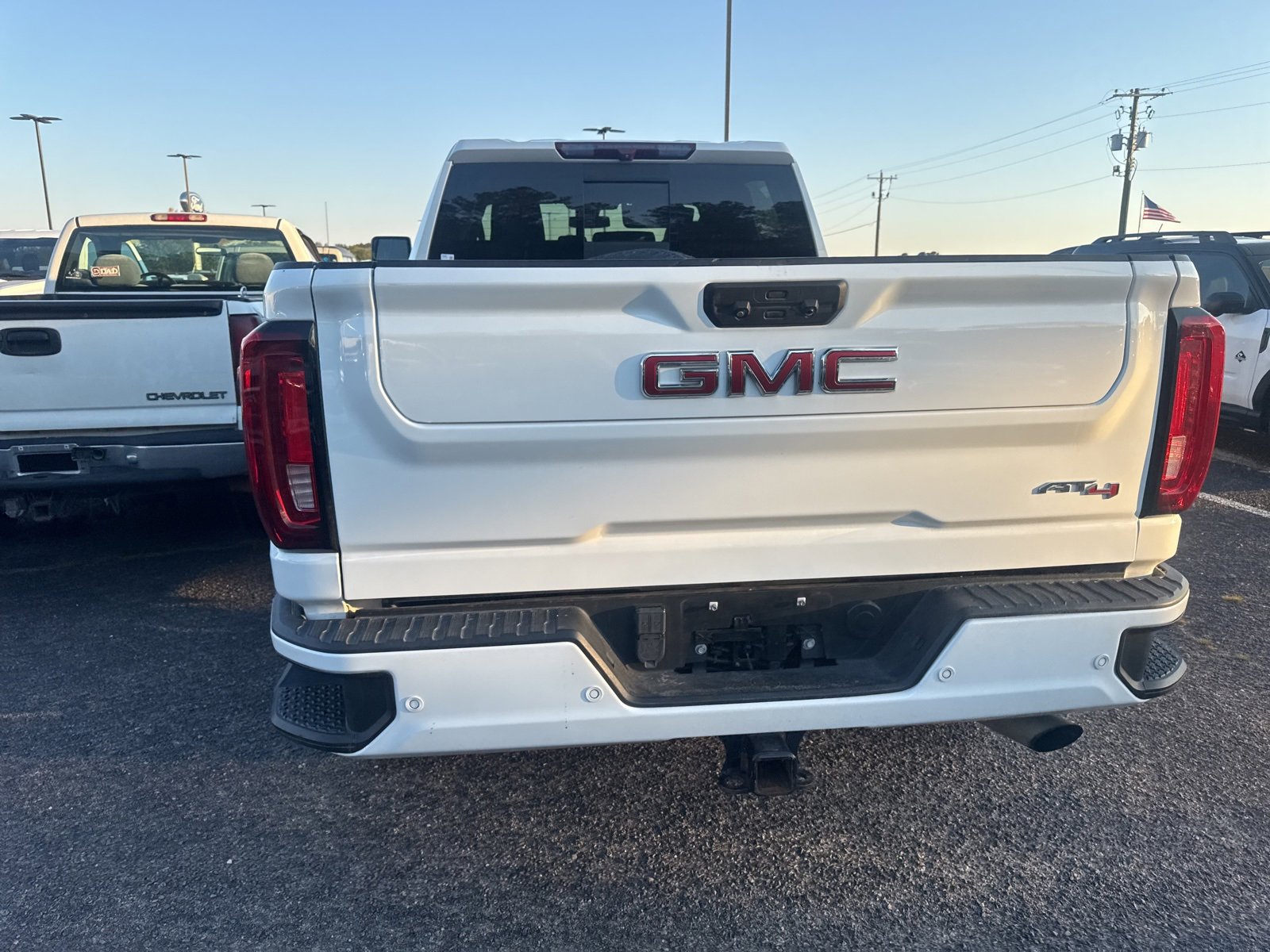 Used 2022 GMC Sierra 2500 AT4 w/ AT4 Preferred Package image 6