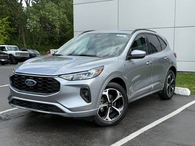 Certified 2023 Ford Escape ST-Line Select w/ Tech Pack #2 AWD/4WD image 2
