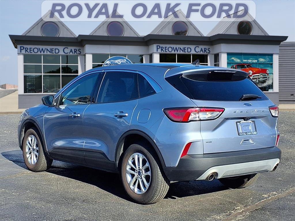 Certified 2022 Ford Escape SE w/ Convenience Package image 2