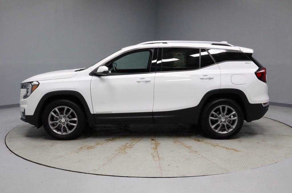 Used 2024 GMC Terrain SLT AWD/4WD image 8