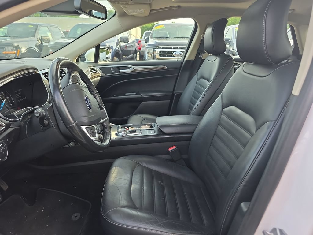 Certified 2017 Ford Fusion Energi SE FWD image 23