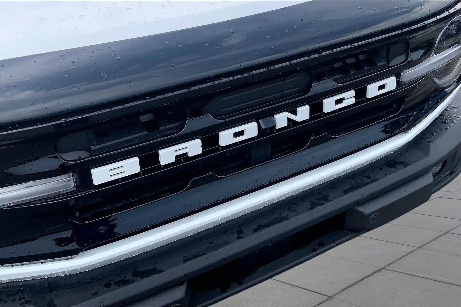 Certified 2025 Ford Bronco Outer Banks w/ Sasquatch Package AWD/4WD image 30