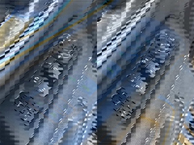 Used 2021 GMC Yukon XL SLT image 27