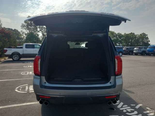Used 2024 GMC Yukon XL AT4 AWD/4WD image 16