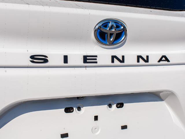 Used 2022 Toyota Sienna XSE w/ XSE Plus Package image 10