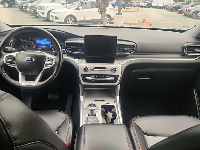 Certified 2023 Ford Explorer XLT w/ Equipment Group 202A AWD/4WD image 8