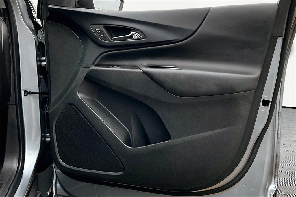 Used 2023 Chevrolet Equinox LT w/ Driver Convenience Package image 24