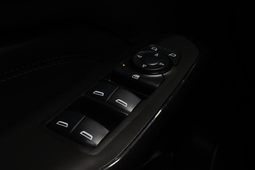 Used 2025 Chevrolet Trax RS w/ Driver Confidence Package FWD image 25