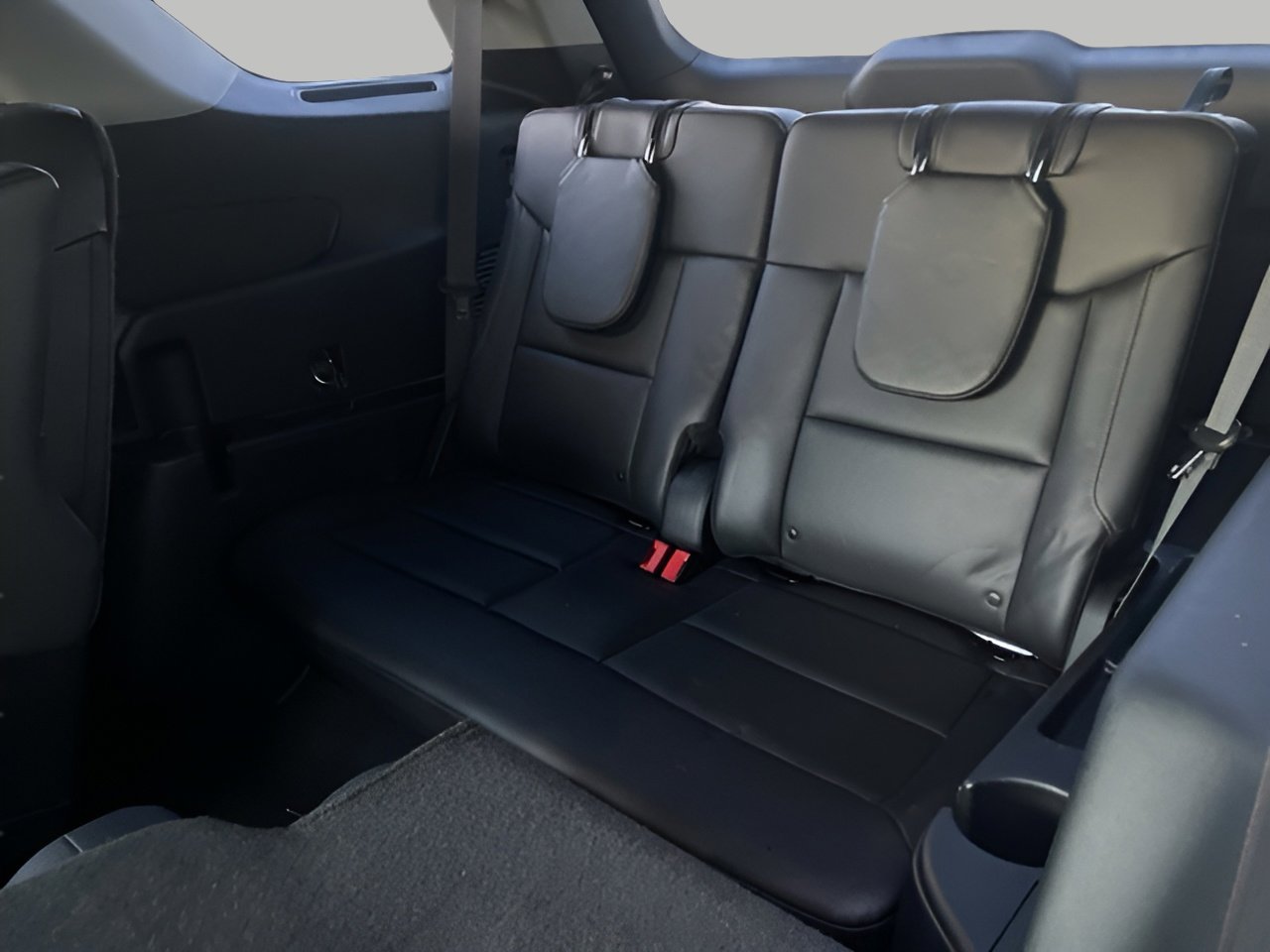 Certified 2022 Ford Explorer XLT w/ Equipment Group 202A image 10