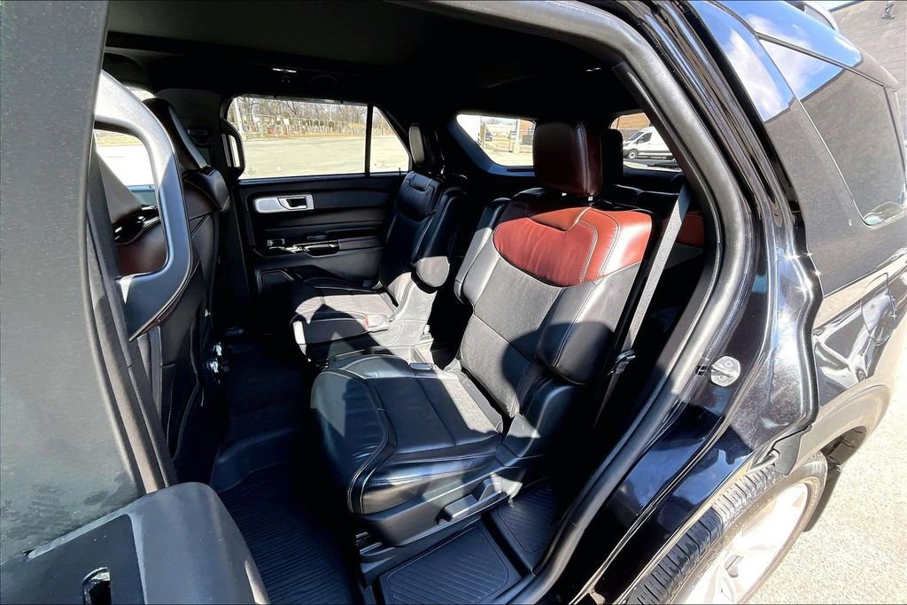 Certified 2021 Ford Explorer Platinum w/ Equipment Group 601A image 25