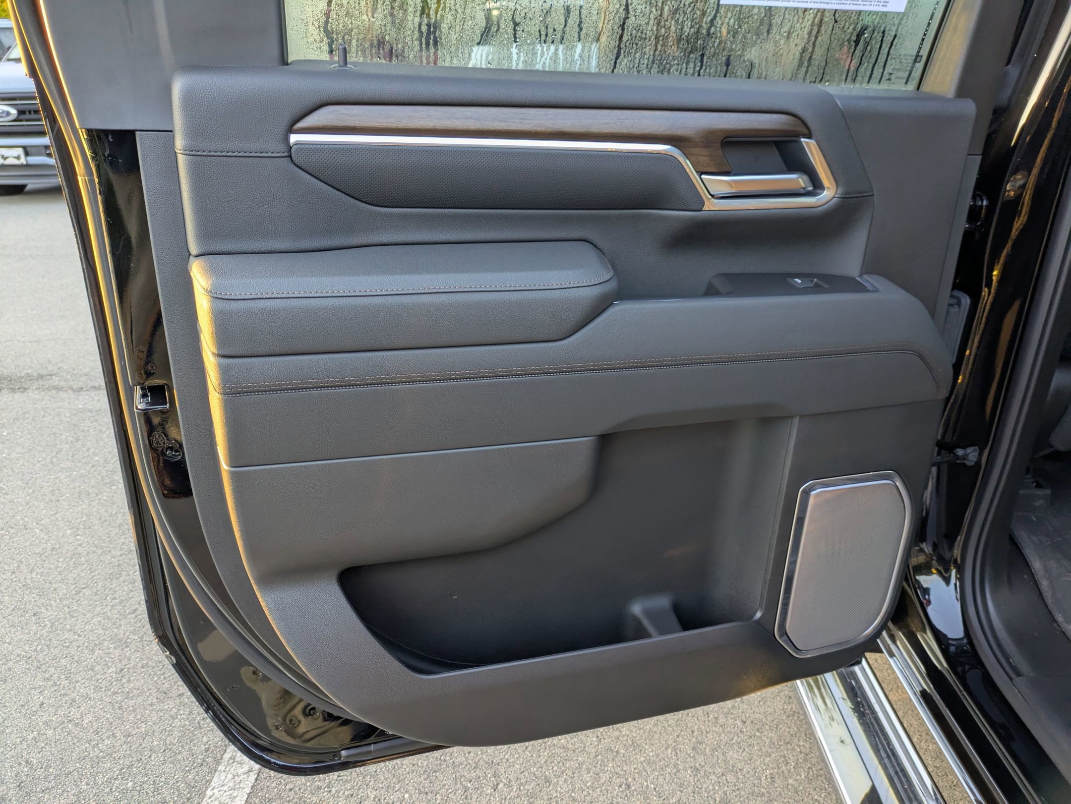 Used 2025 Chevrolet Silverado 2500 High Country w/ Technology Package image 32