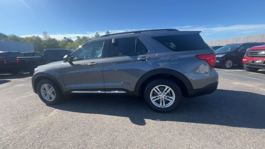 Certified 2021 Ford Explorer XLT w/ Equipment Group 202A AWD/4WD image 17