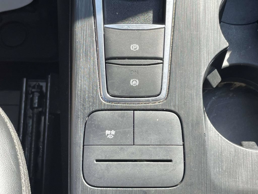 Certified 2025 Ford Escape ST-Line w/ Equipment Group 301A FWD image 22