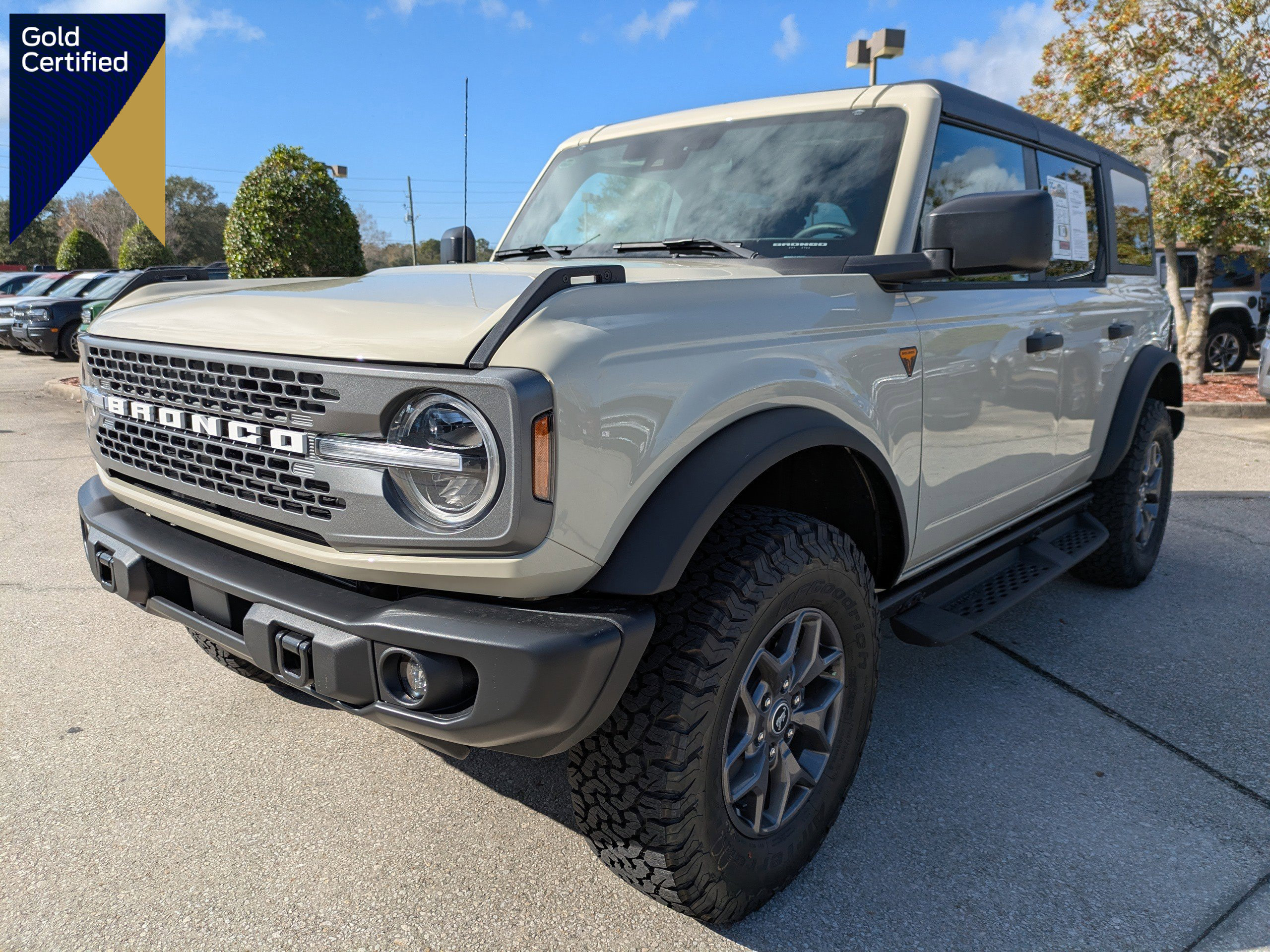 Certified 2025 Ford Bronco Badlands image 1