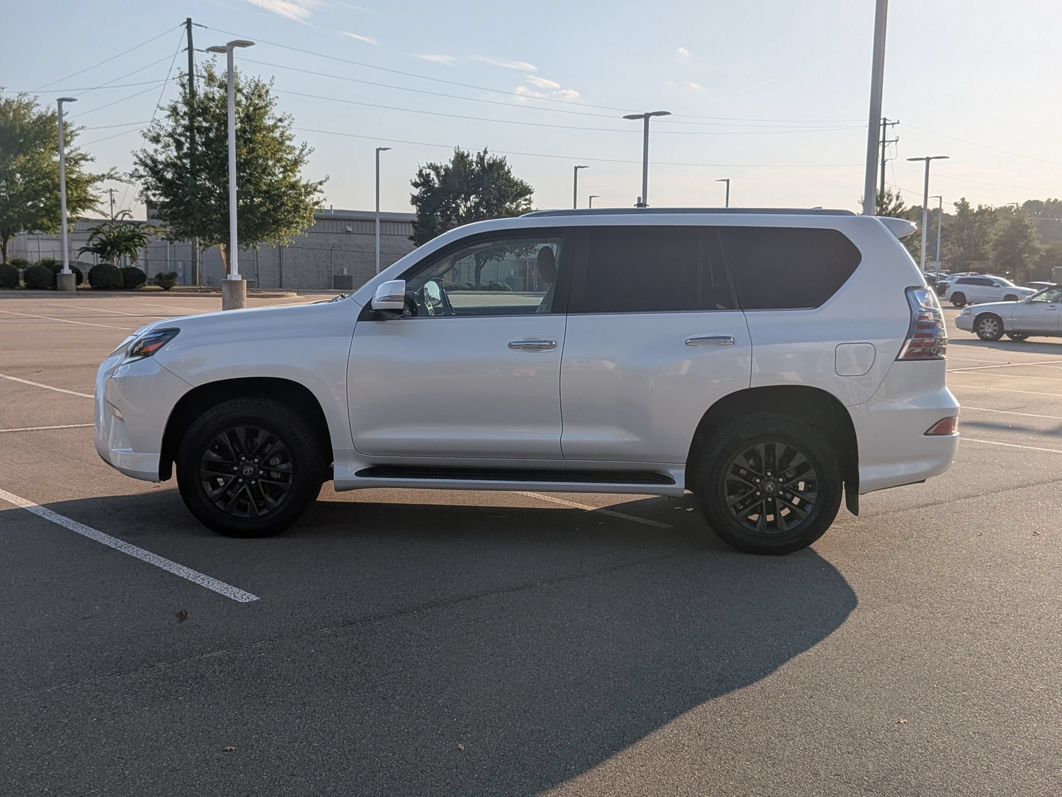 Used 2023 Lexus GX 460 Premium w/ Premium Package AWD/4WD image 7