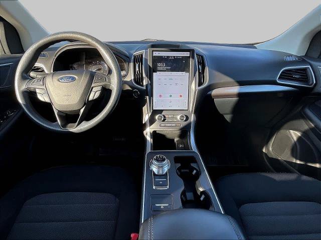 Certified 2022 Ford Edge SE w/ Black Appearance Package AWD/4WD image 9