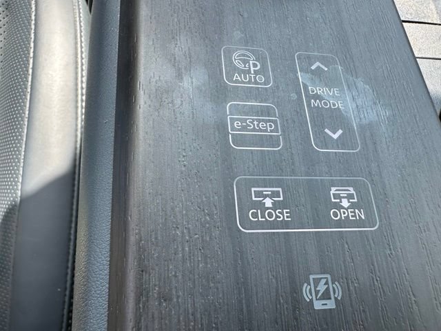 Used 2023 Nissan Ariya AWD/4WD image 13