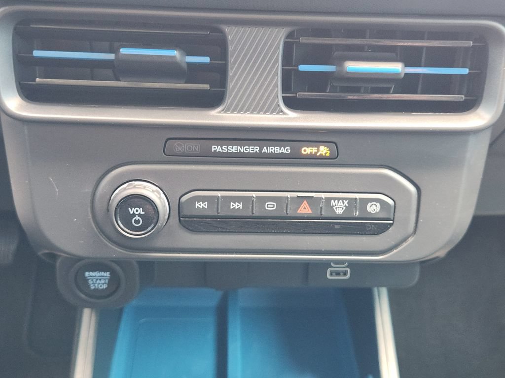 Certified 2025 Ford Maverick XLT FWD image 18