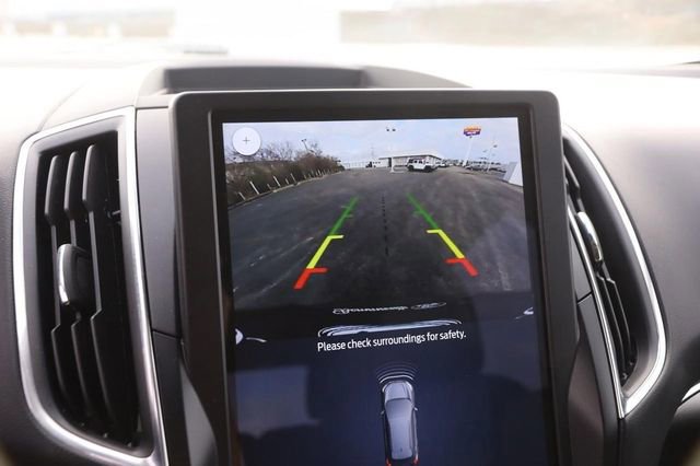 Certified 2024 Ford Edge Titanium image 17