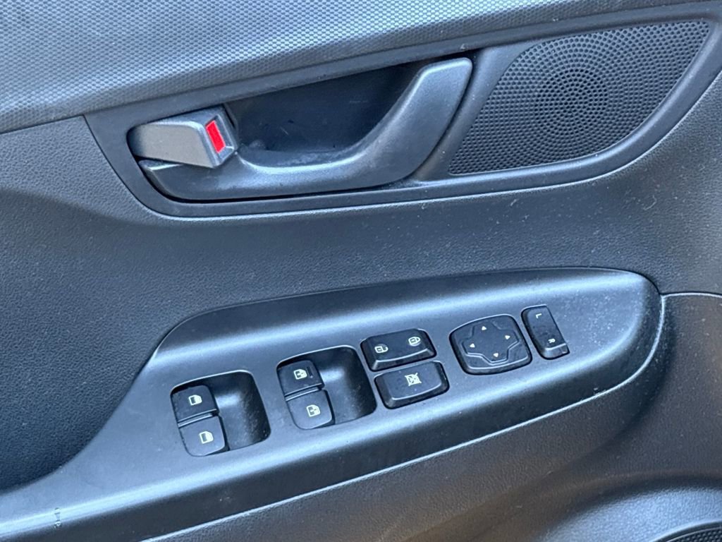 Used 2020 Hyundai Kona SEL Plus image 17