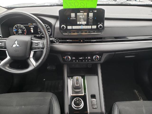 Used 2022 Mitsubishi Outlander SE image 14