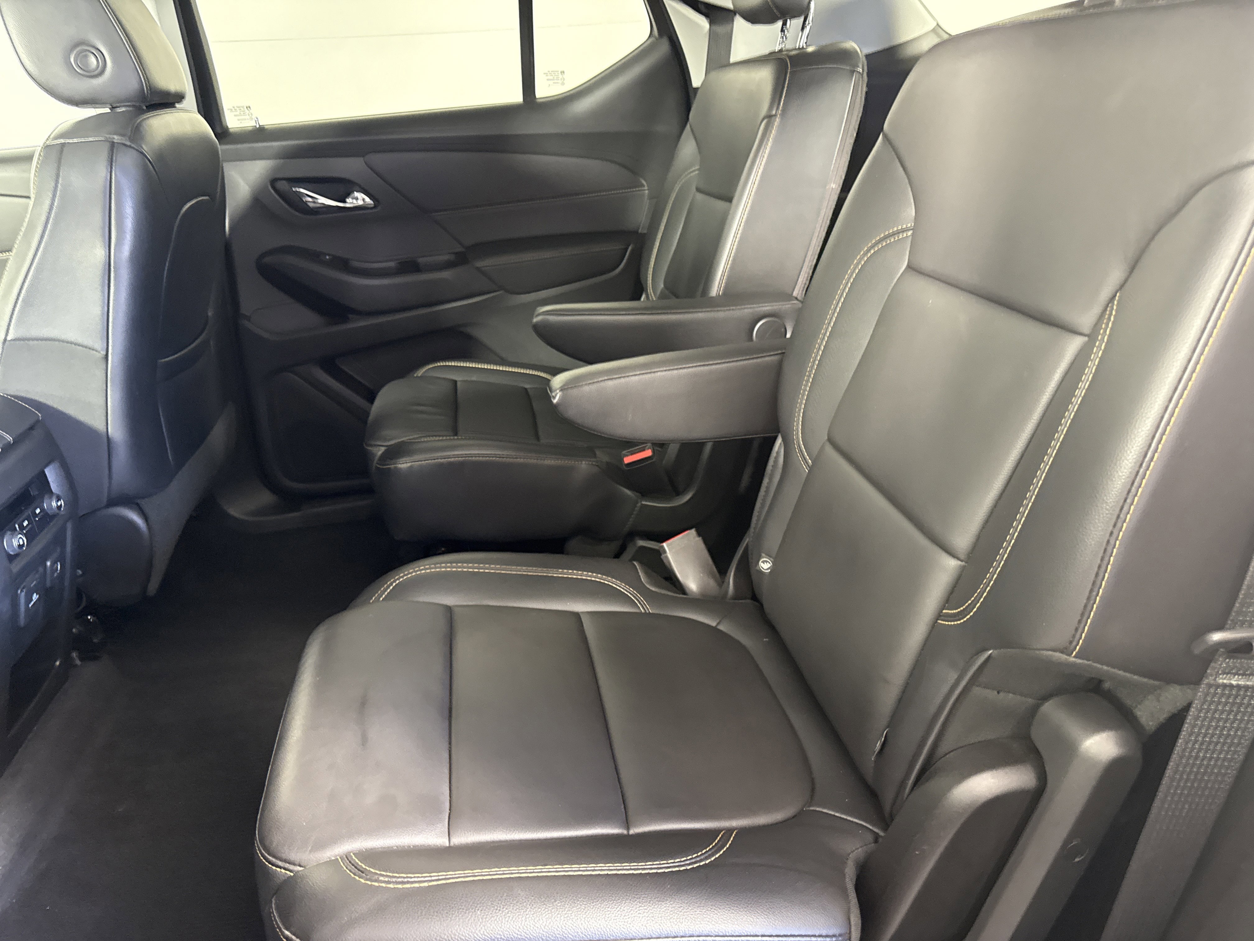 Used 2018 Chevrolet Traverse LT image 14