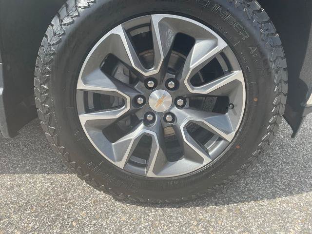 Used 2024 Chevrolet Silverado 1500 LT AWD/4WD image 7