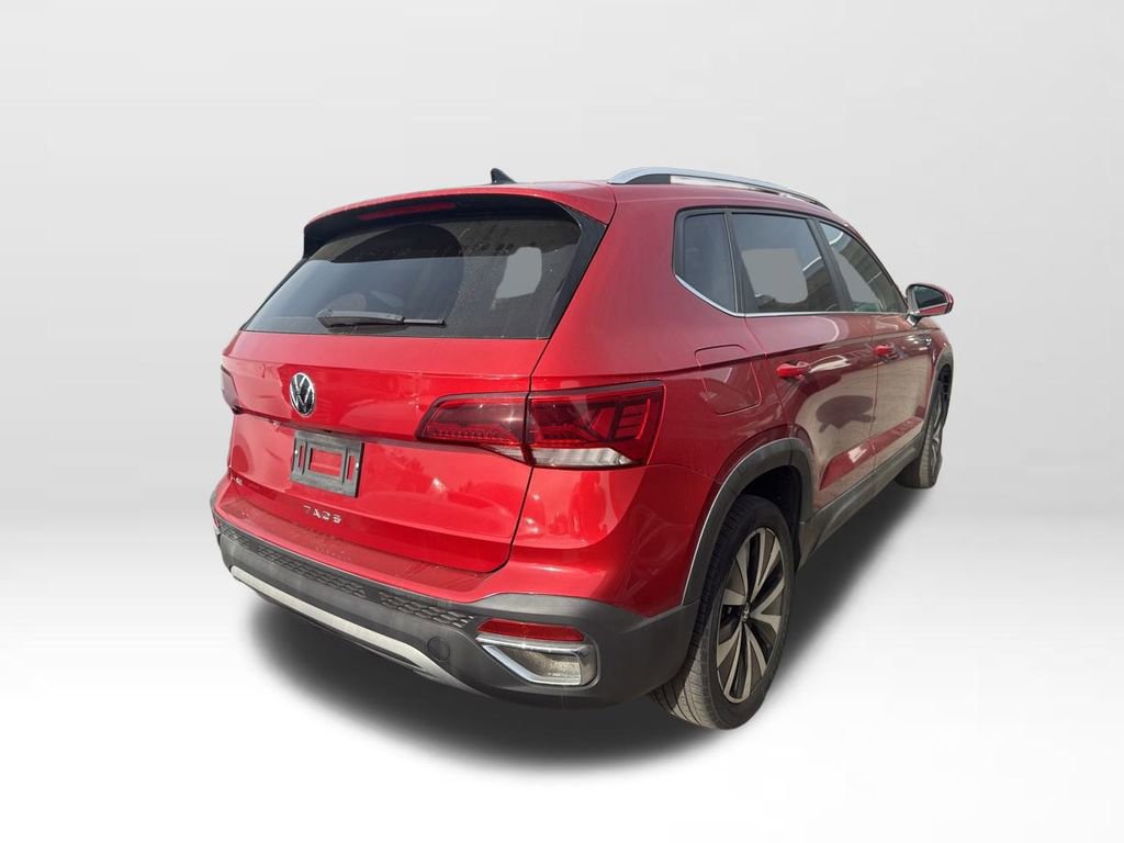 Used 2022 Volkswagen Taos SE image 3