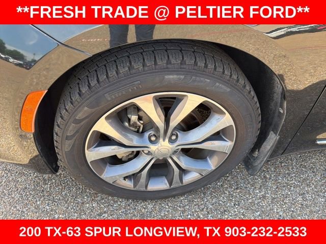 Used 2017 Chrysler Pacifica Limited FWD image 4