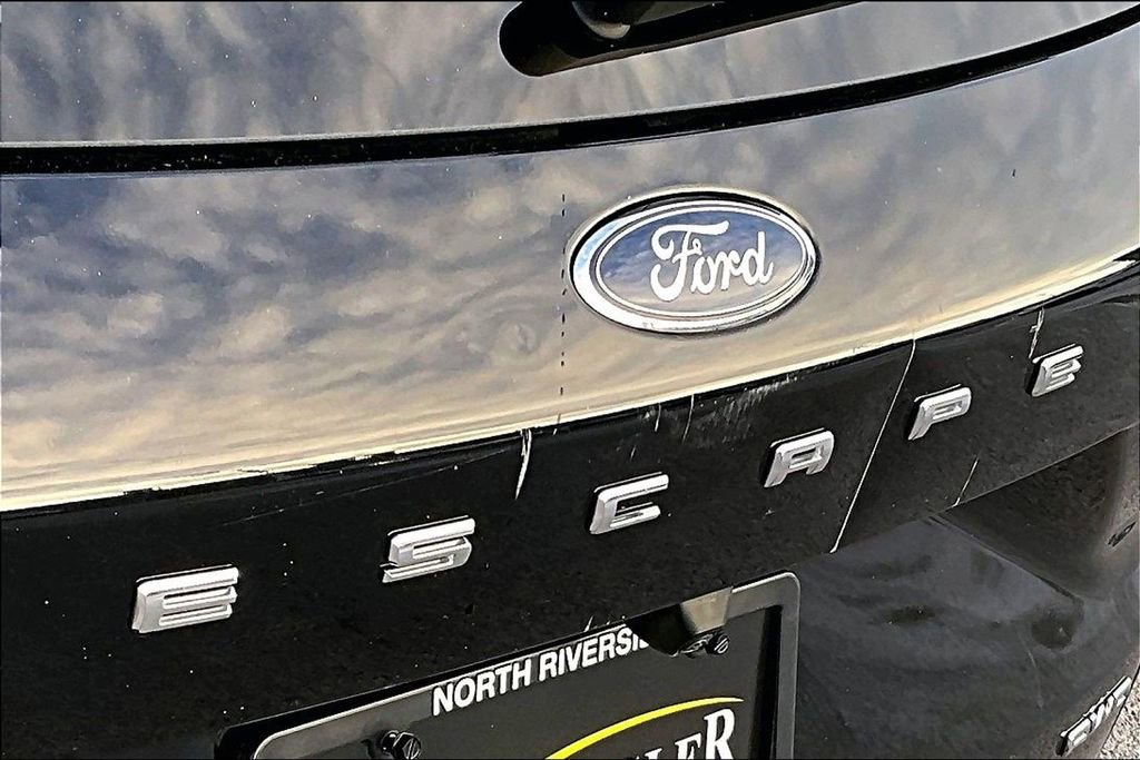 Certified 2023 Ford Escape ST-Line Elite w/ Premium Technology Package AWD/4WD image 8