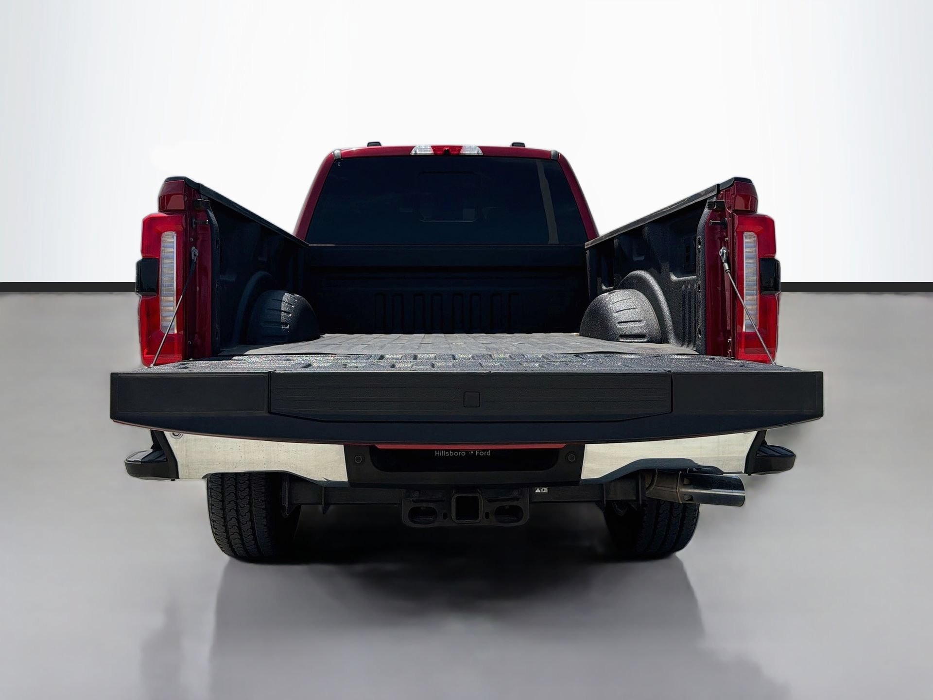 Certified 2024 Ford F250 Lariat w/ Lariat Ultimate Package AWD/4WD image 32