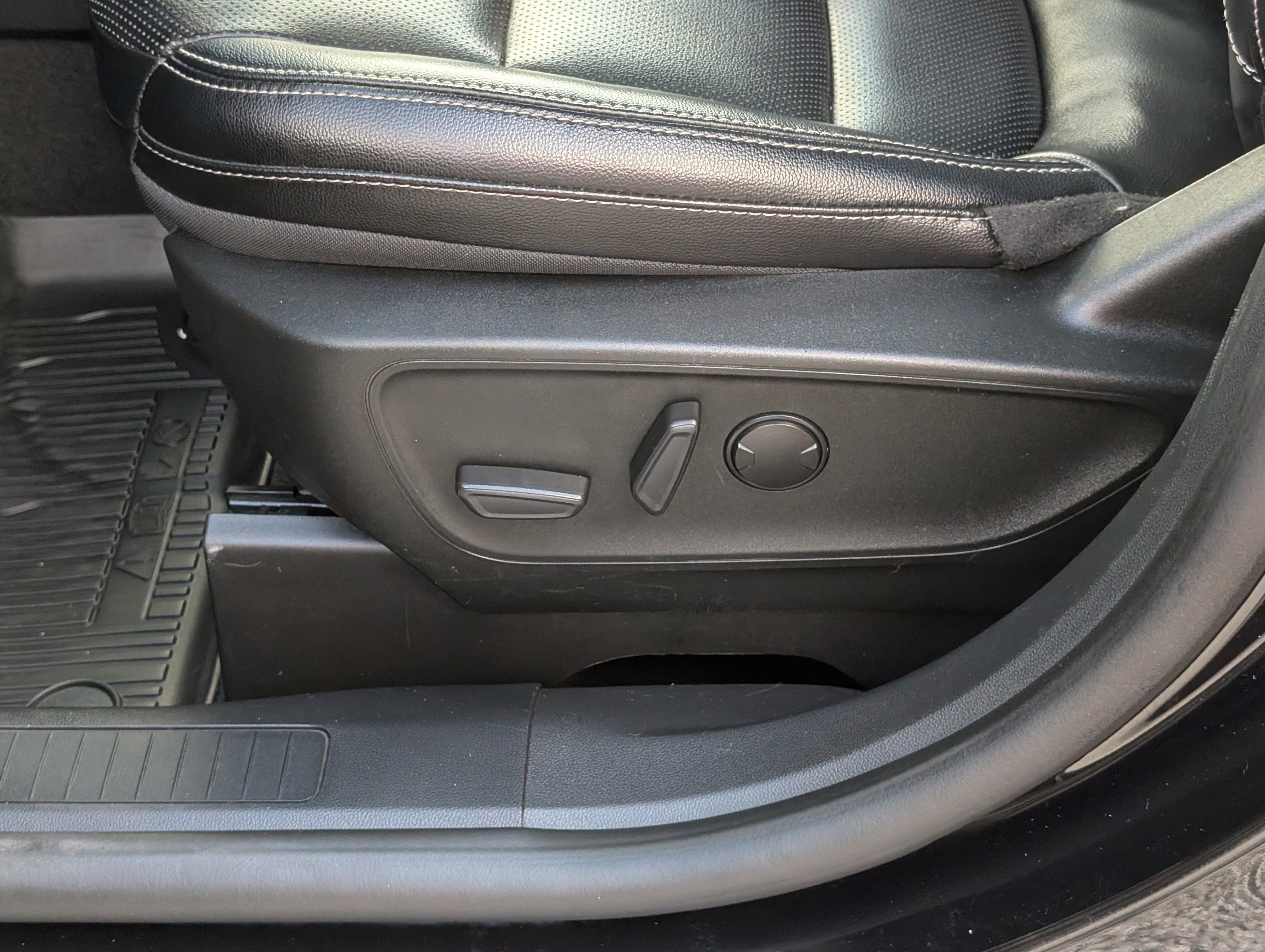 Certified 2022 Ford Escape SEL image 22