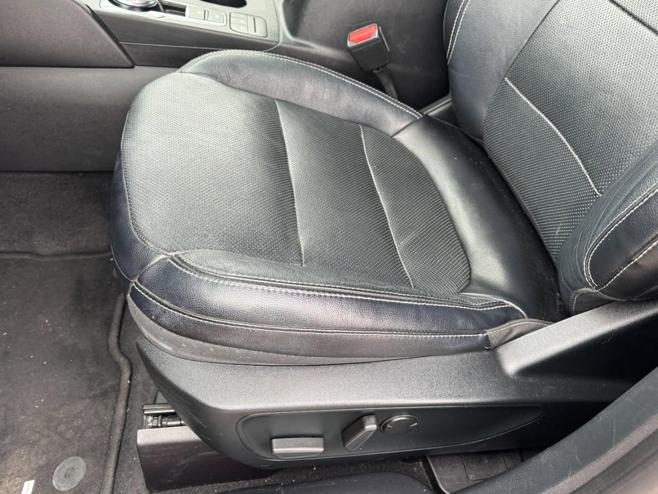 Certified 2020 Ford Escape Titanium image 14