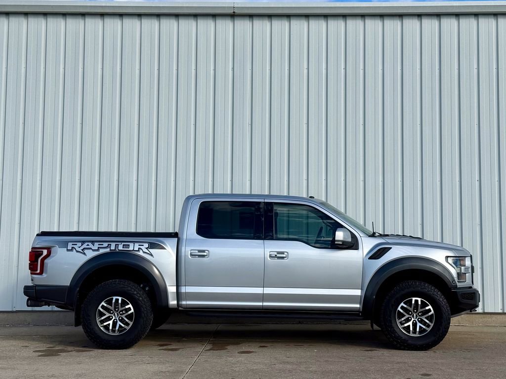 Certified 2018 Ford F150 Raptor w/ Equipment Group 802A Luxury image 6