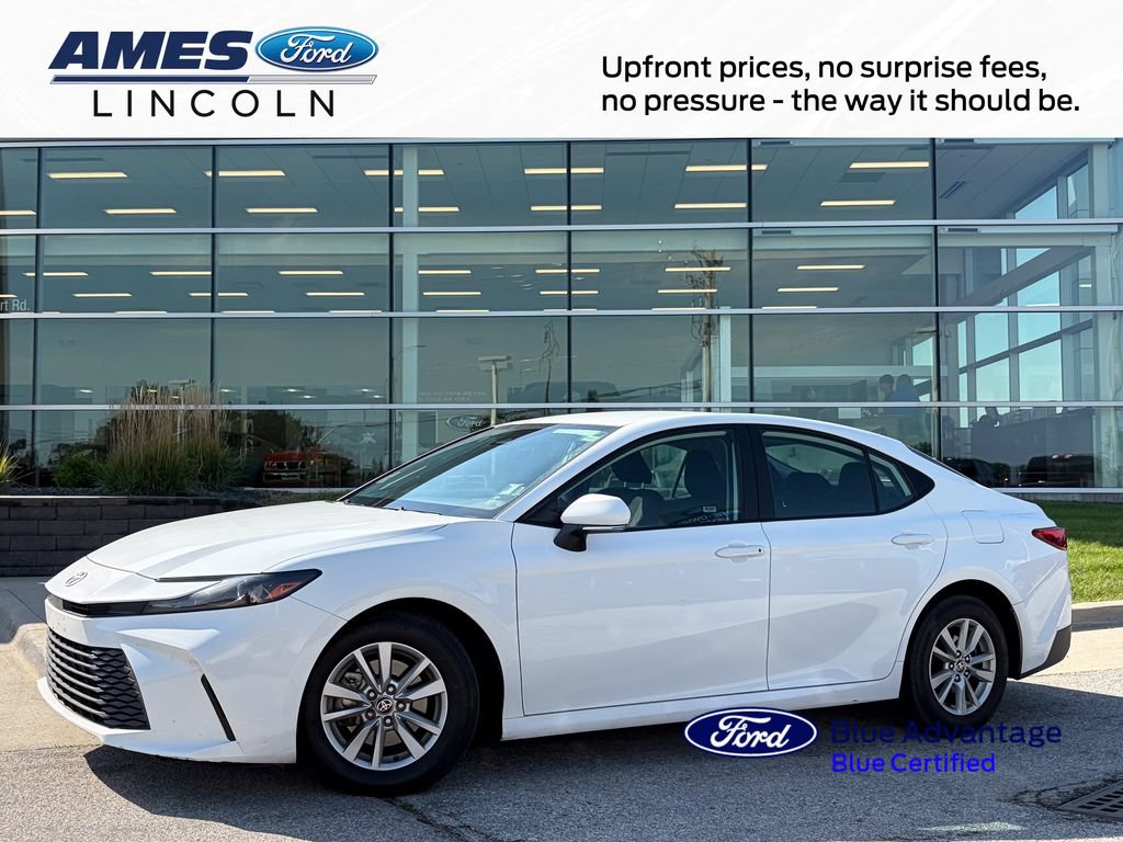 Used 2025 Toyota Camry LE FWD image 1