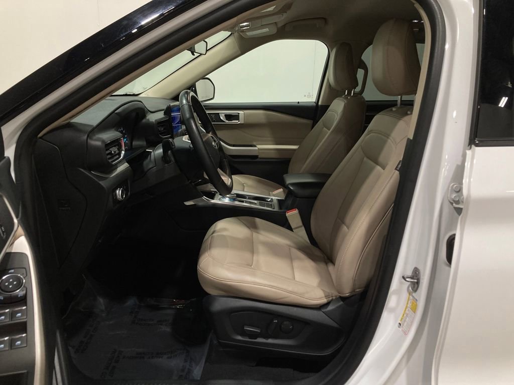 Certified 2023 Ford Explorer XLT w/ Equipment Group 202A image 18