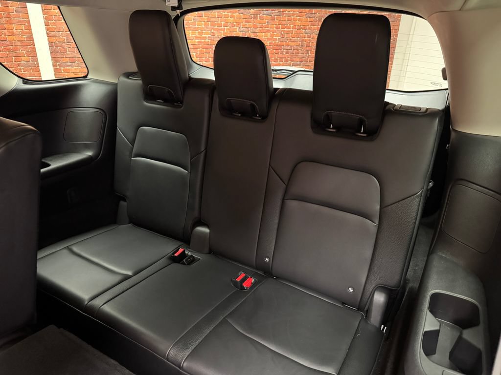 Used 2025 Nissan Pathfinder SL AWD/4WD image 27