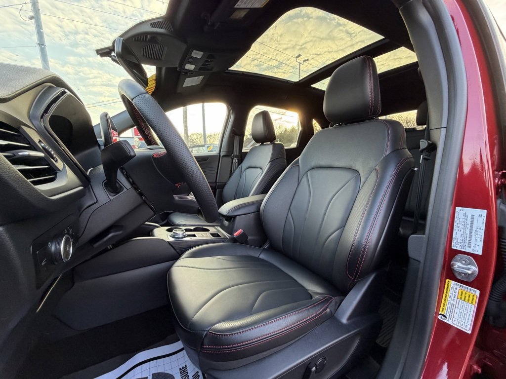 Certified 2025 Ford Escape ST-Line Elite w/ Premium Technology Package image 16