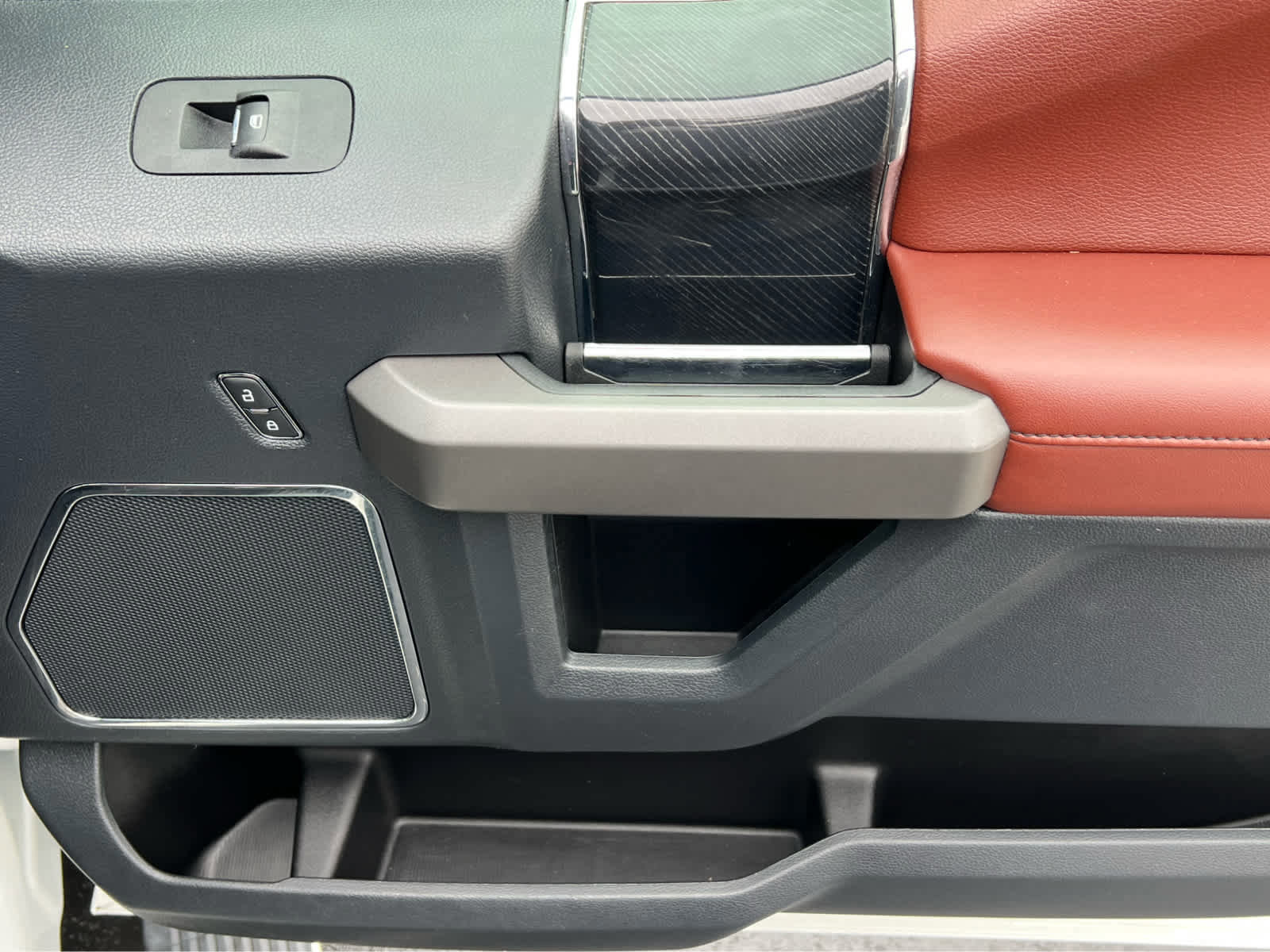 Certified 2022 Ford F450 Platinum w/ FX4 Off-Road Package image 18