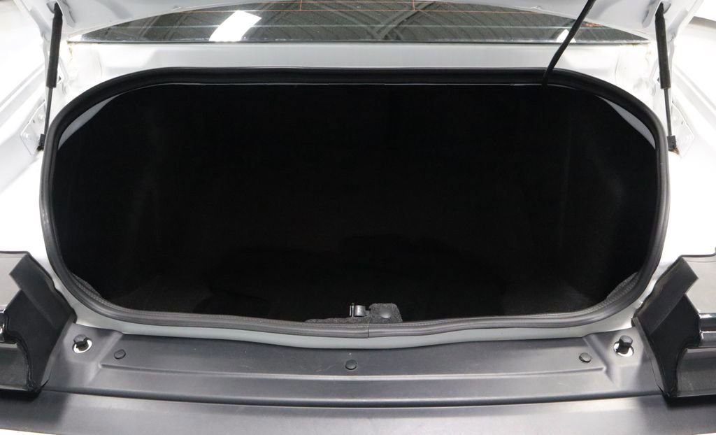 Used 2022 Dodge Challenger R/T w/ Driver Convenience Group image 13