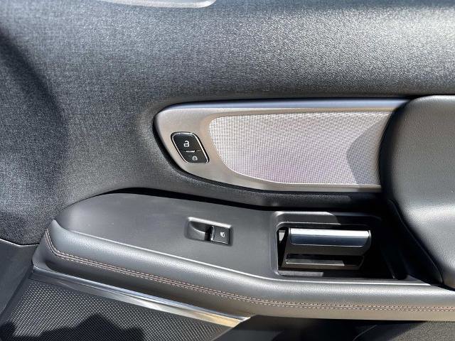 Certified 2025 Ford Expedition Active image 17