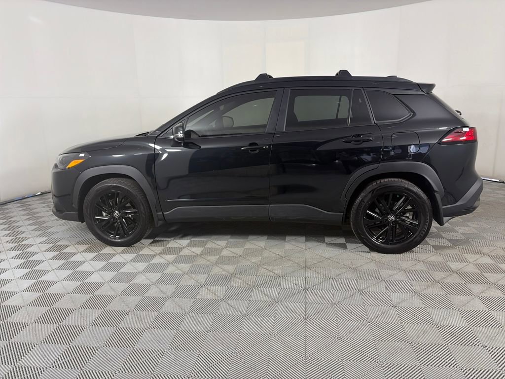 Used 2025 Toyota Corolla Cross AWD Hybrid video 2