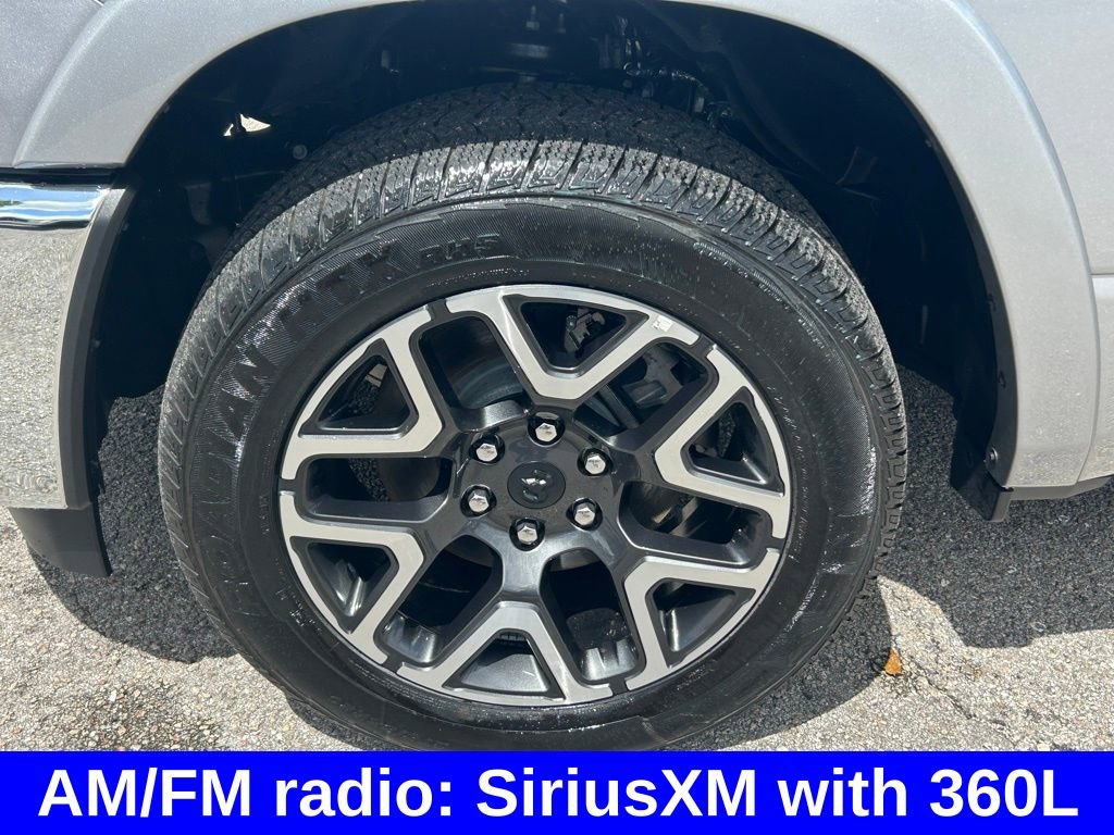 Used 2025 RAM 1500 Laramie AWD/4WD image 18