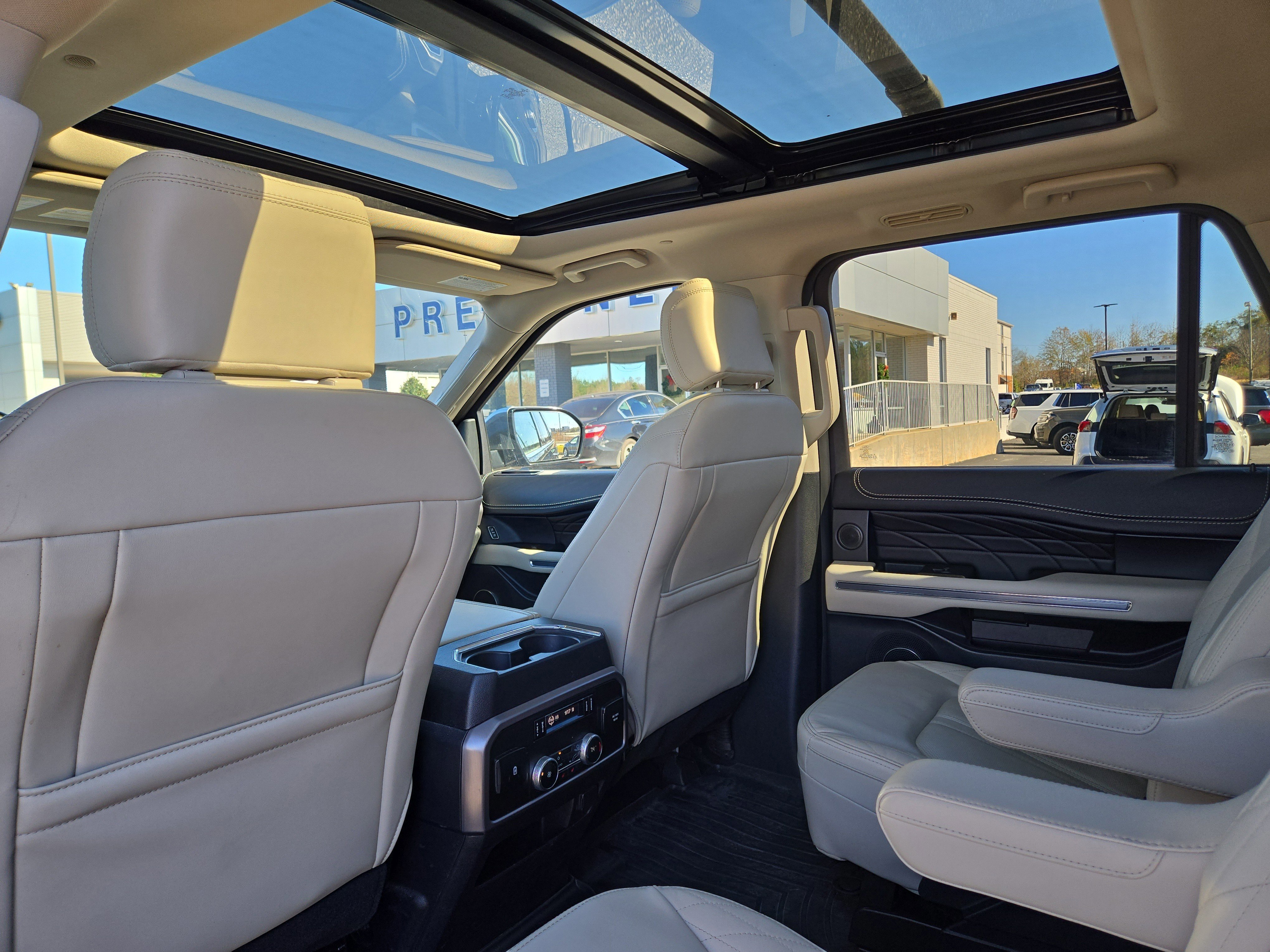 Certified 2020 Ford Expedition Platinum image 17