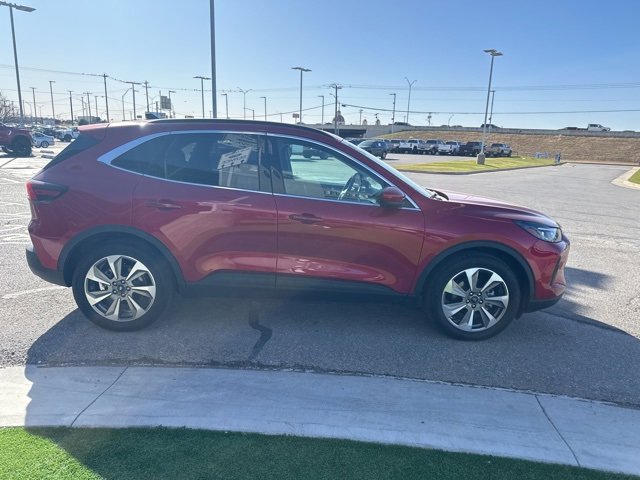 Certified 2025 Ford Escape Platinum image 4