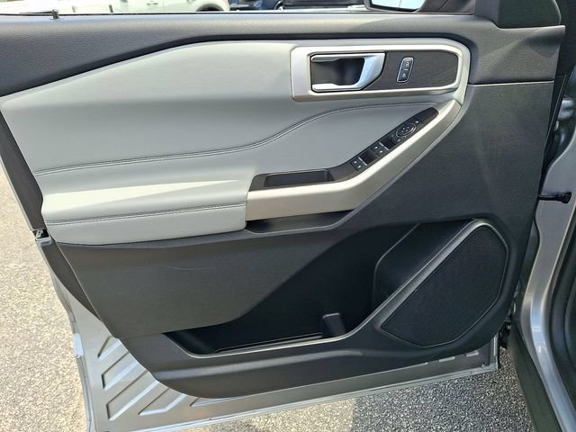 Certified 2023 Ford Explorer XLT w/ Equipment Group 202A AWD/4WD image 14