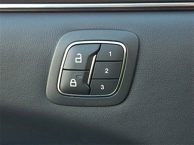 Certified 2021 Ford Mustang Mach-E Select w/ Comfort/Technology Package image 25